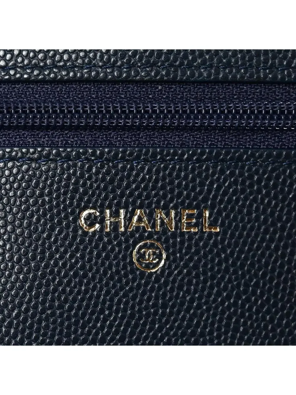 CHANEL indulge timeless